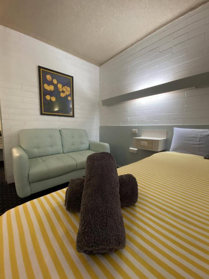 بالرانالد Capri Motel المظهر الخارجي الصورة