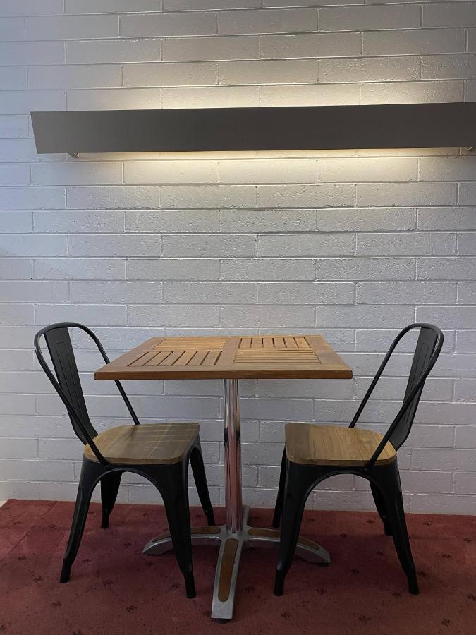 بالرانالد Capri Motel المظهر الخارجي الصورة