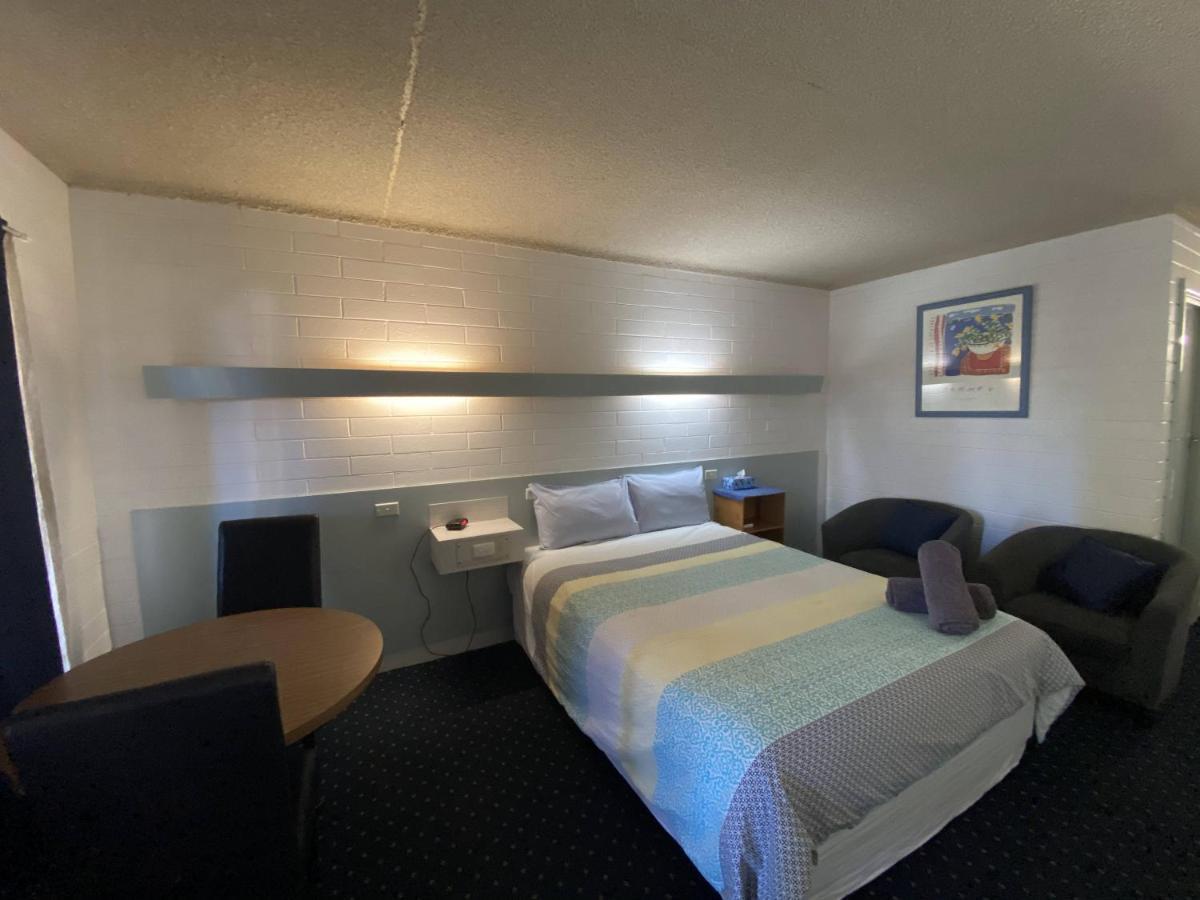 بالرانالد Capri Motel المظهر الخارجي الصورة