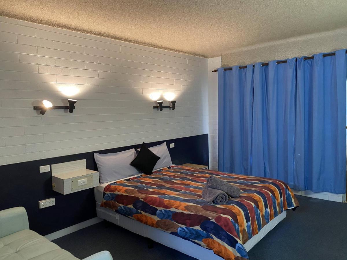 بالرانالد Capri Motel المظهر الخارجي الصورة