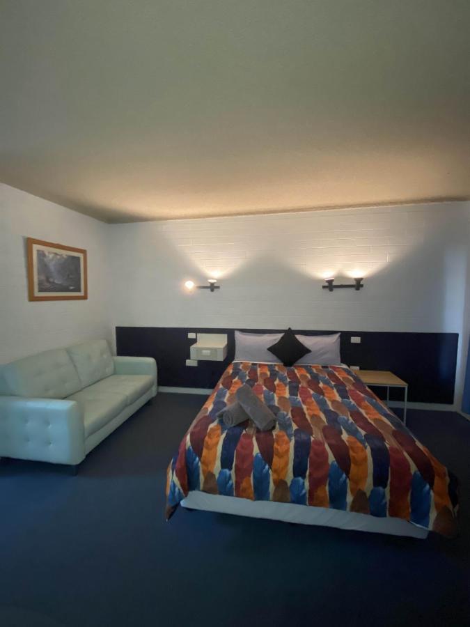 بالرانالد Capri Motel المظهر الخارجي الصورة