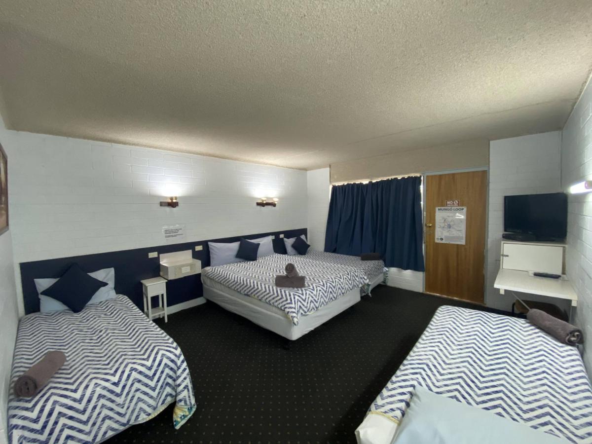 بالرانالد Capri Motel المظهر الخارجي الصورة