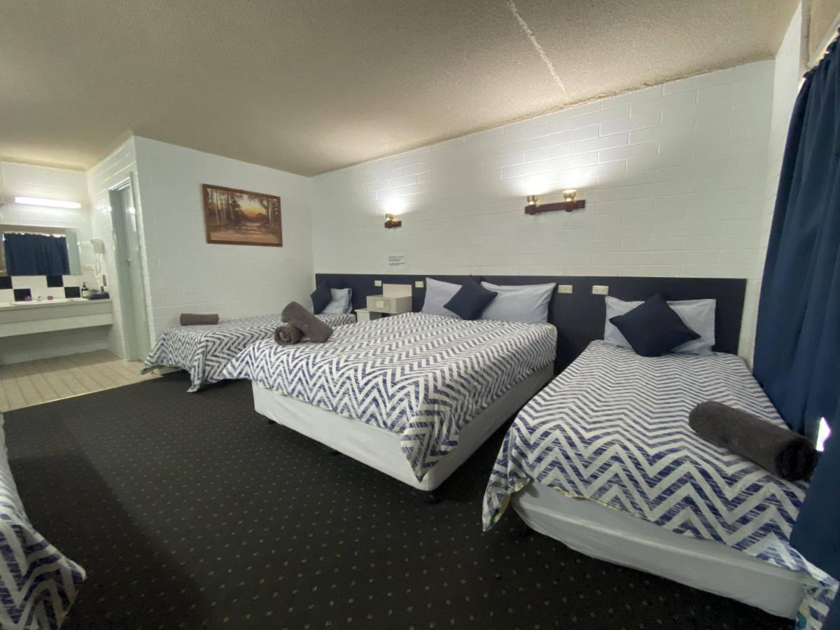 بالرانالد Capri Motel المظهر الخارجي الصورة