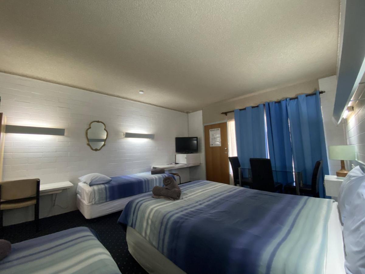 بالرانالد Capri Motel المظهر الخارجي الصورة