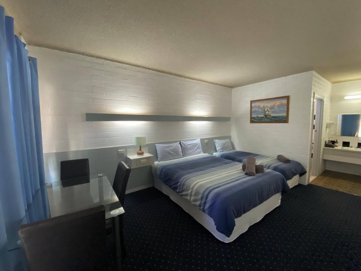 بالرانالد Capri Motel المظهر الخارجي الصورة