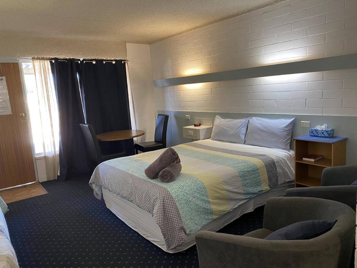 بالرانالد Capri Motel المظهر الخارجي الصورة