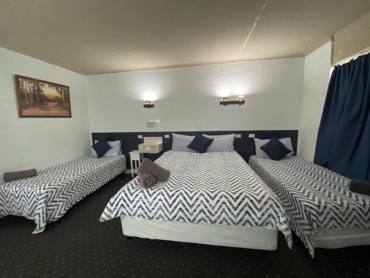 بالرانالد Capri Motel المظهر الخارجي الصورة