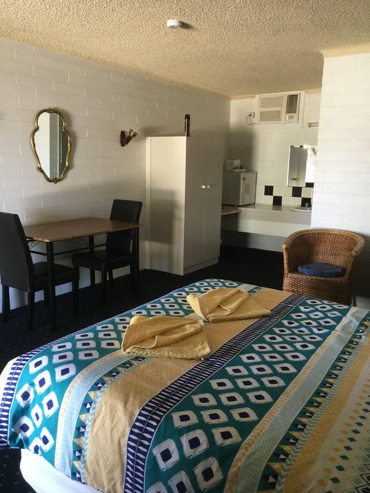 بالرانالد Capri Motel المظهر الخارجي الصورة