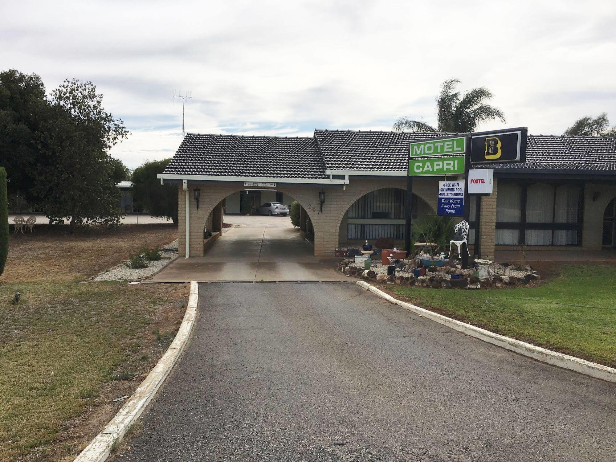 بالرانالد Capri Motel المظهر الخارجي الصورة
