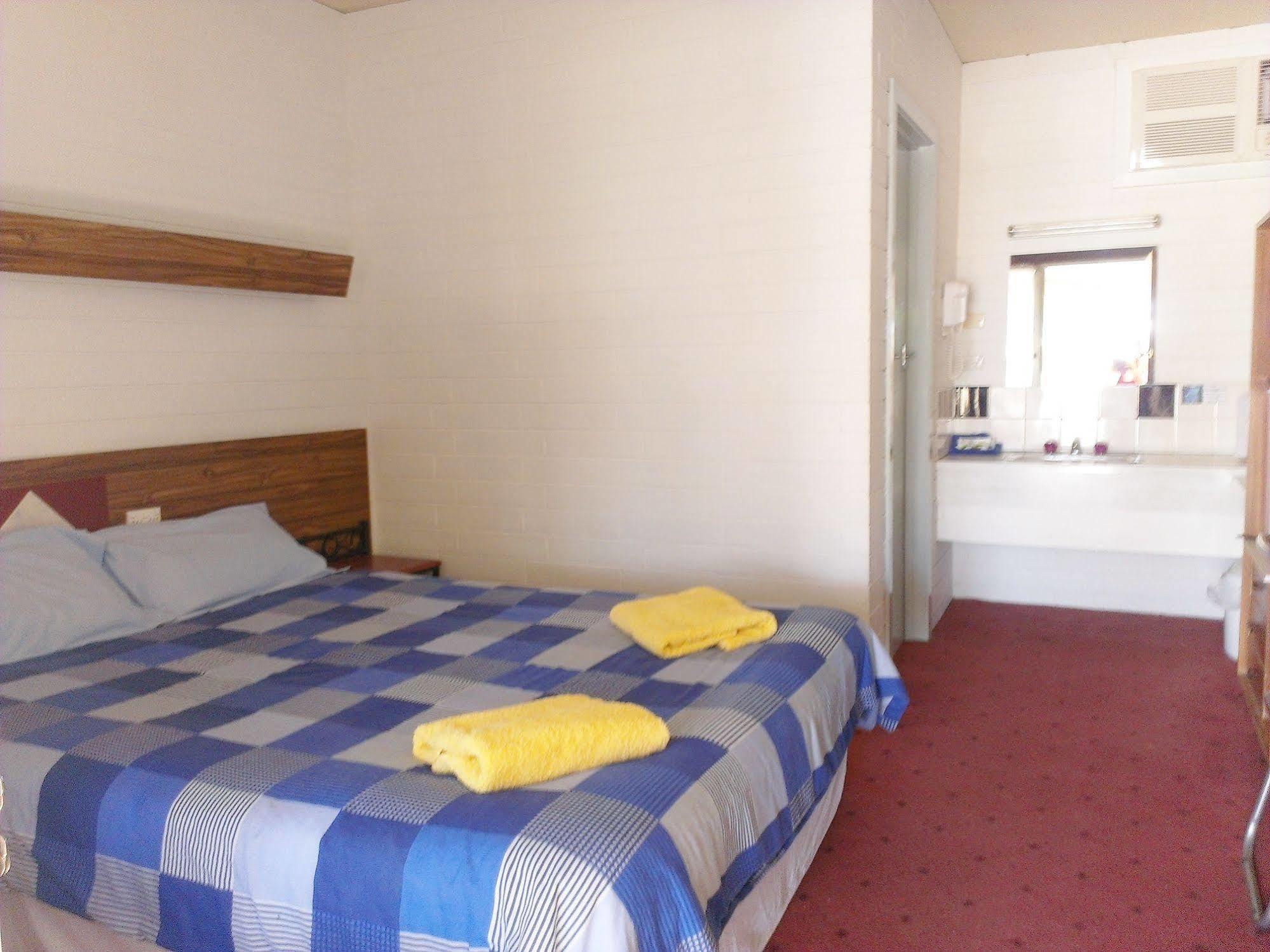 بالرانالد Capri Motel المظهر الخارجي الصورة